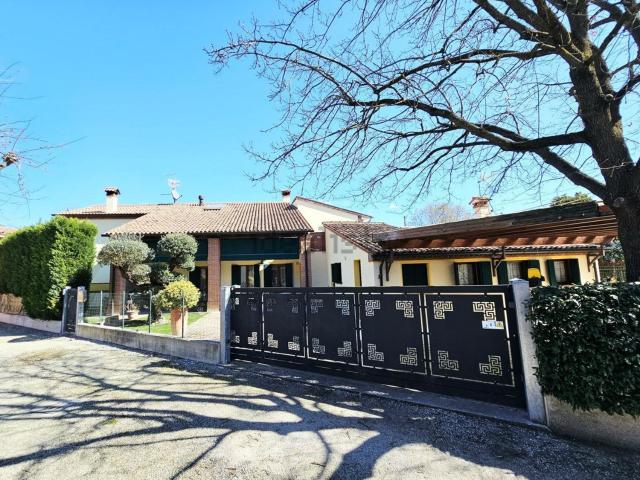 Casa in vendita a Baone, Veneto