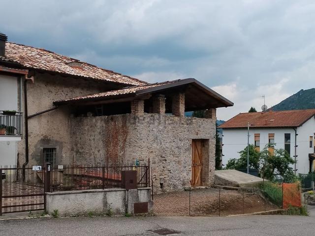 Casa in vendita a Premolo, Lombardia