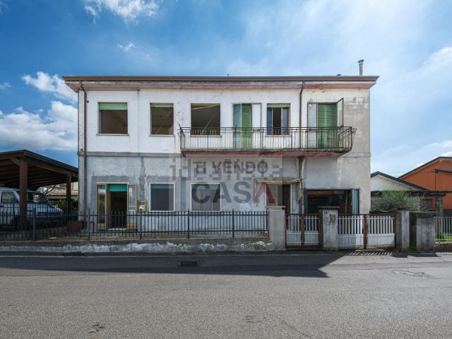 Casa in vendita a Roncà, Verona
