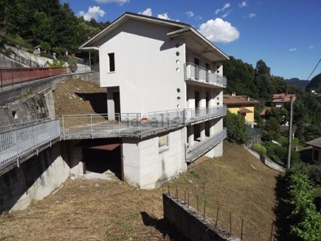 Casa in vendita a Comunità Montana della Valle Brembana, Val Brembilla