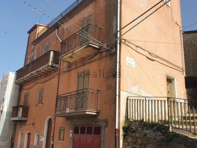 Casa in vendita a Risaro, Sicilia