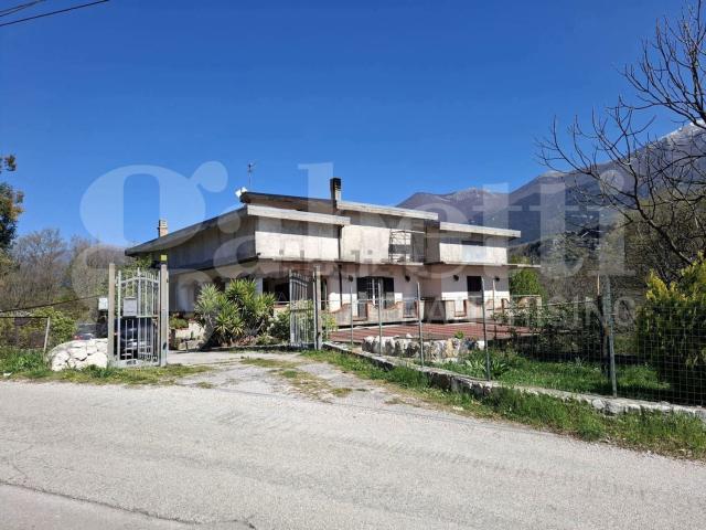 Casa in vendita a Balsorano, Abruzzo