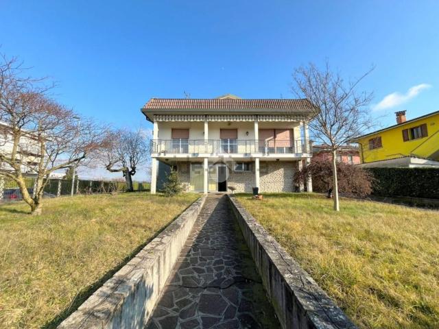 Casa in vendita a Grumello Del Monte, Lombardia