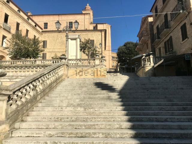 Casa in vendita a Unione dei Comuni della Val Vibrata, Colonnella