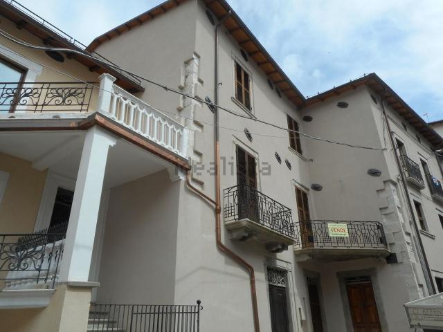 Casa in vendita a Rocca Di Mezzo, Abruzzo