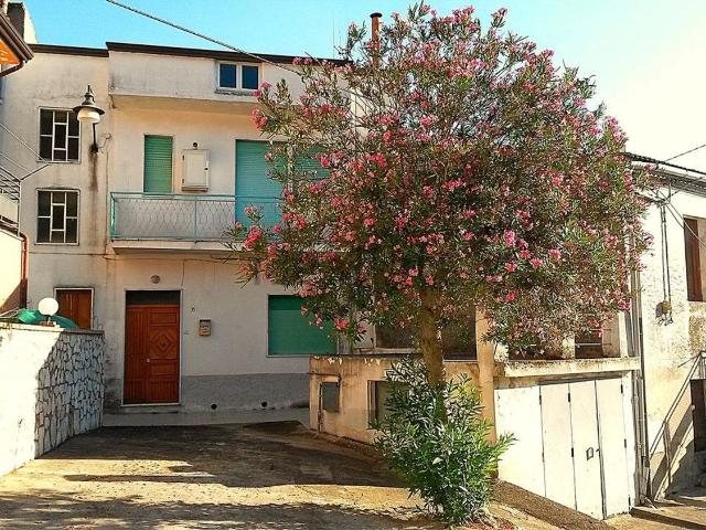 Casa in vendita a Calabria, Crotone