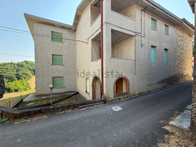 Casa in vendita a Vernasca, Reggio Emilia