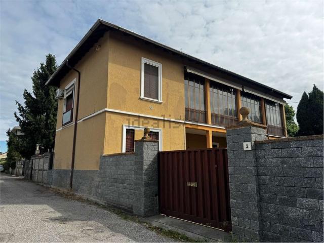 Casa in vendita a Fagnano Olona, Lombardia
