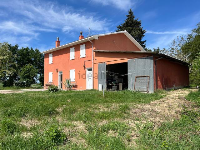 Casa in vendita a Vallefoglia, Marche