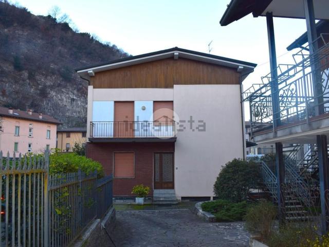 Casa in vendita a Comunità montana della valle Camonica, Breno