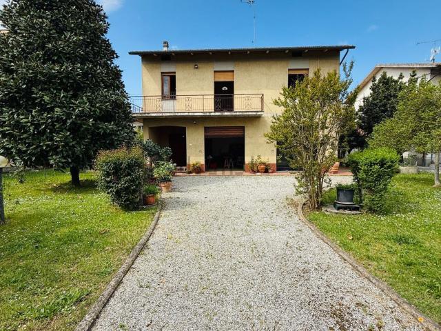 Casa in vendita a Monte San Savino, Toscana