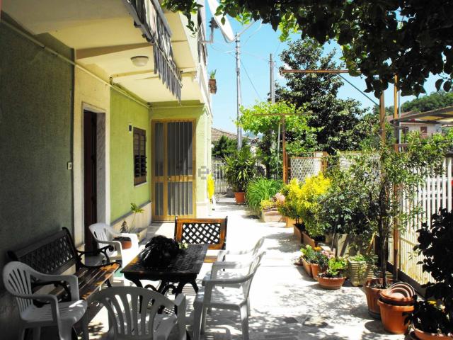 Casa in vendita a Riardo, Campania