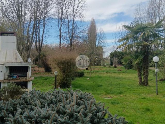 Casa in vendita a Ferrara, Reggio Emilia