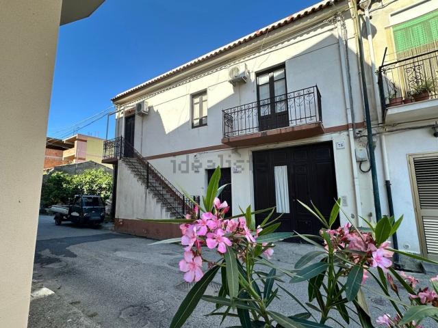 Casa in vendita a Barcellona Pozzo Di Gotto, Sicilia