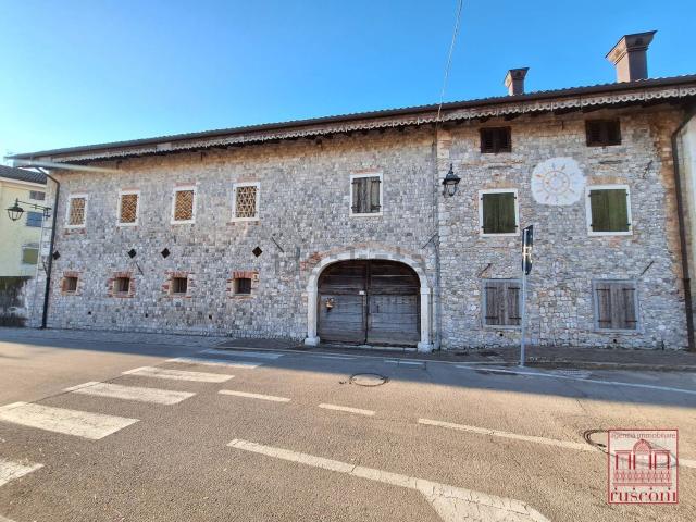 Casa in vendita a Montereale Valcellina, Friuli-Venezia Giulia