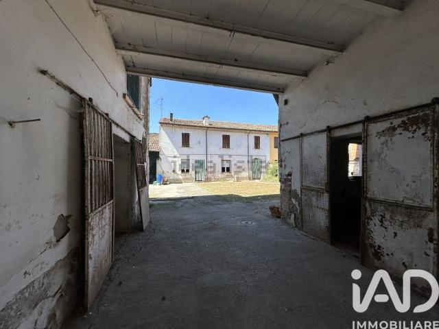 Casa in vendita a Acquanegra sul Chiese, Mantova