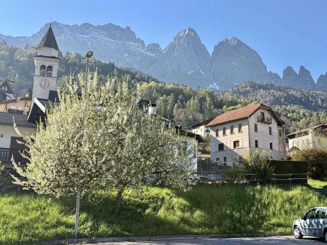 Casa in vendita a Voltago Agordino, Veneto