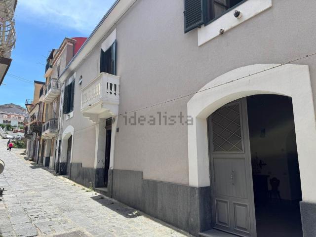 Casa in vendita a Francavilla Di Sicilia, Sicilia