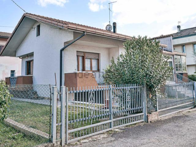 Casa in vendita a Riccione, Reggio Emilia
