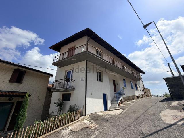 Casa in vendita a Costa, Adrara San Martino