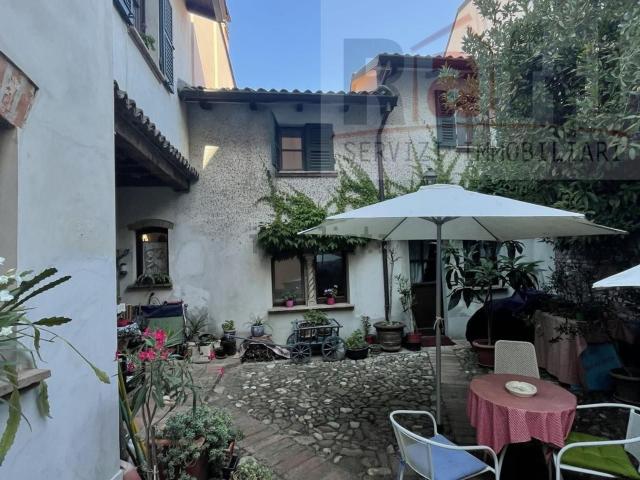 Casa in vendita a Piacenza, Reggio Emilia