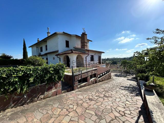 Casa in vendita a Colle delle Rose, Roma Capitale