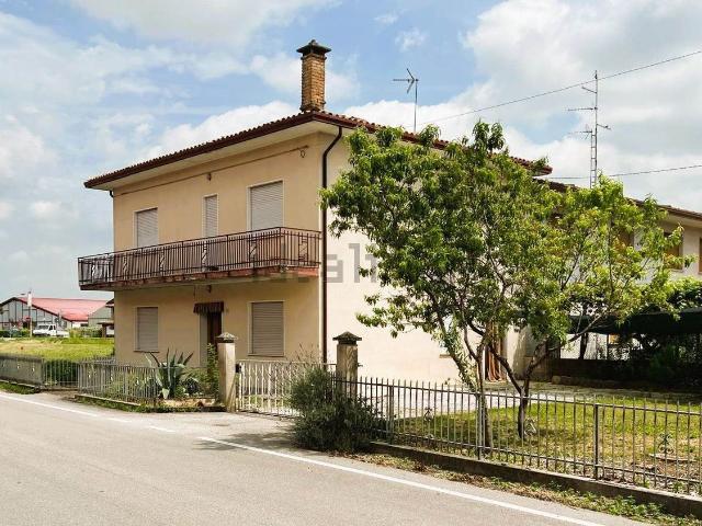 Casa in vendita a Gruaro, Veneto