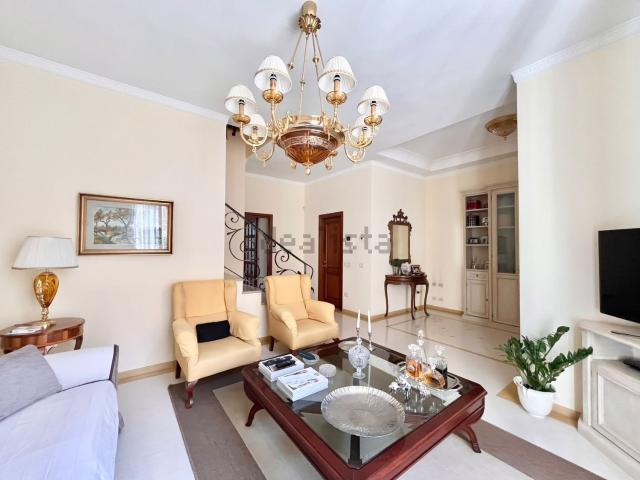 Casa in vendita a Galcetello e Villa Fiorita, Prato