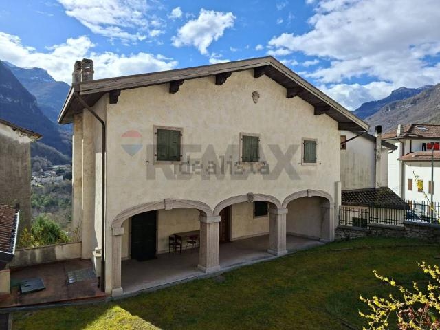 Casa in vendita a Longarone, Veneto