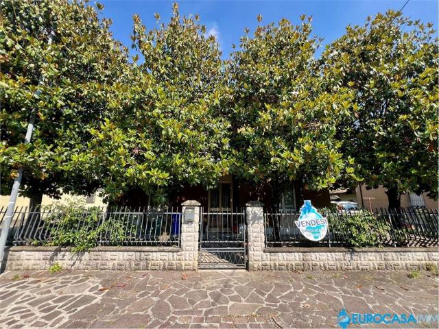 Casa in vendita a Unione delle Terre d'Argine, Novi Di Modena