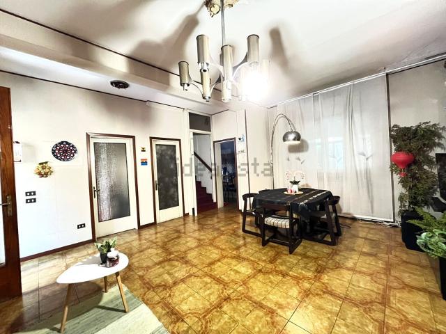 Casa in vendita a Castegnato, Lombardia