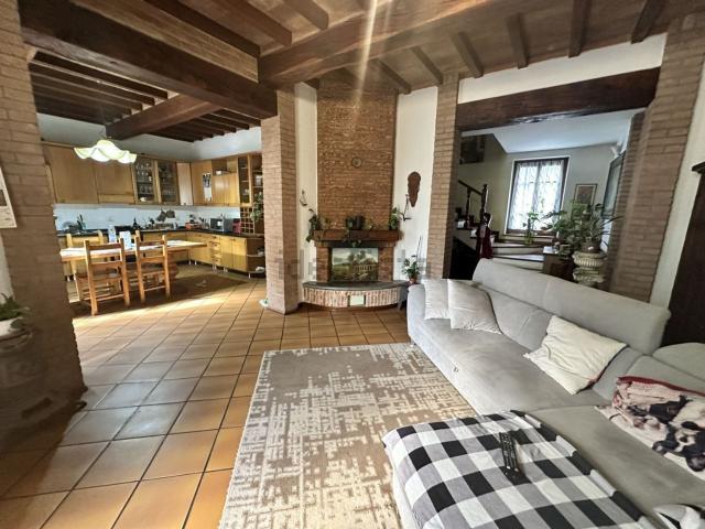 Casa in vendita a Monticelli D'ongina, Reggio Emilia