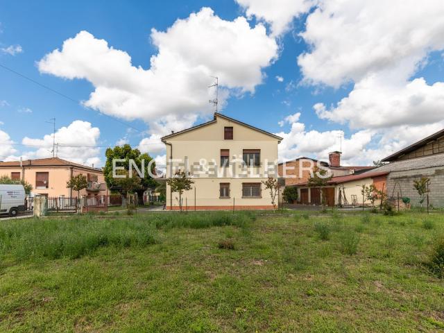 Casa in vendita a Cento, Ferrara