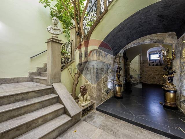 Casa in vendita a Monterosso Almo, Sicilia