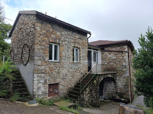 Casa in vendita a Varese Ligure, Liguria