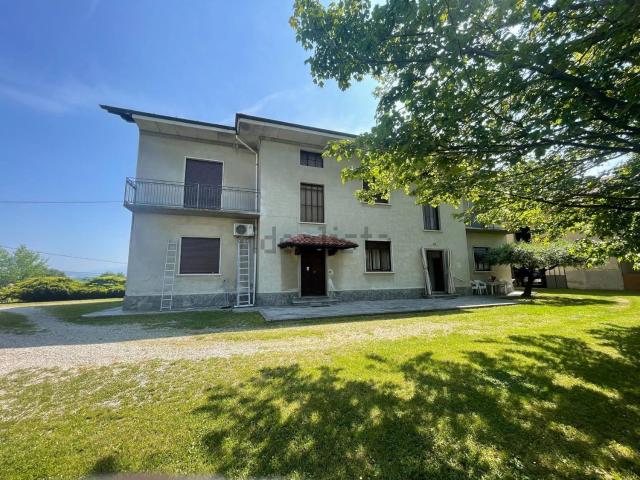 Casa in vendita a Sumirago, Lombardia