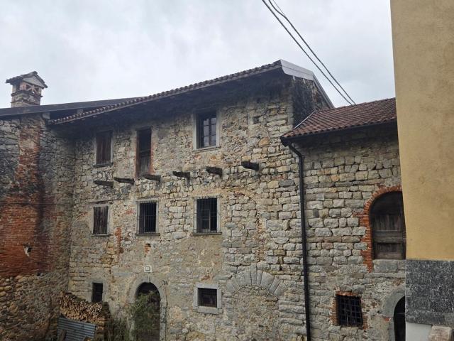 Casa in vendita a Comunità Montana della Valle Brembana, Zogno