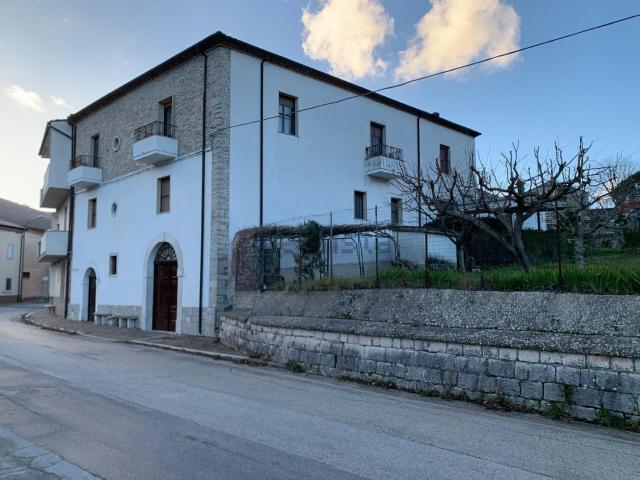 Casa in vendita a Castelpetroso, Molise