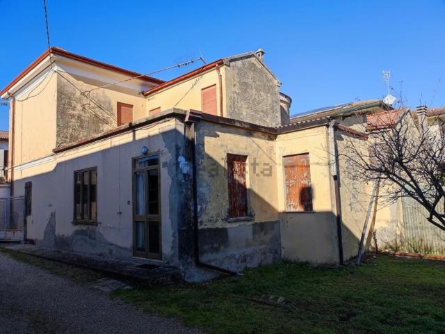 Casa in vendita a Taglio Di Po, Veneto