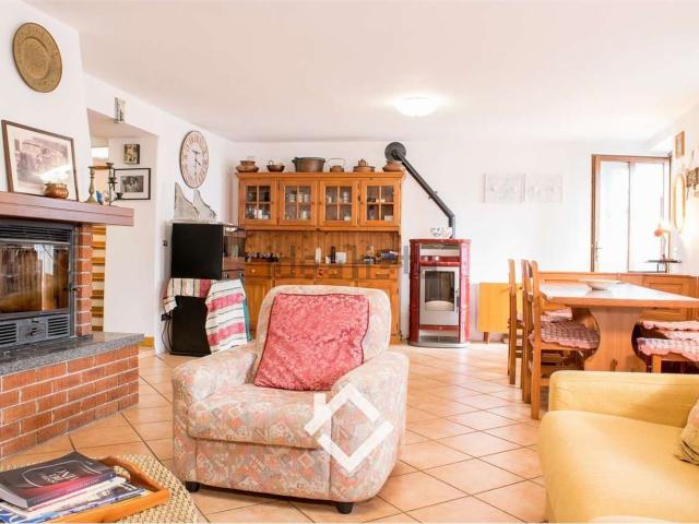 Casa in vendita a Forcola, Lombardia
