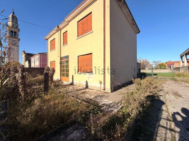 Casa in vendita a Legnago, Veneto