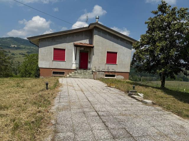 Casa in vendita a Nibbiano, Reggio Emilia