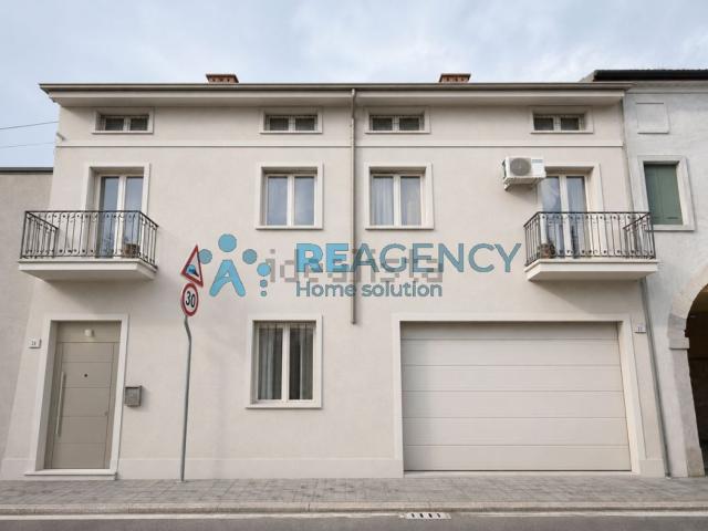 Casa in vendita a Montecchio Maggiore, Veneto