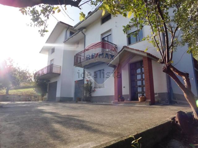 Casa in vendita a Roccamontepiano, Abruzzo