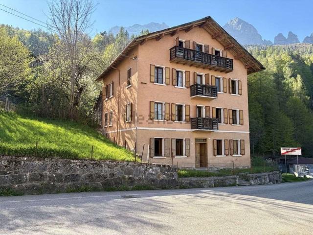 Casa in vendita a Voltago Agordino, Veneto