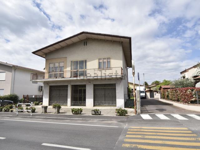 Casa in vendita a Tezze Sul Brenta, Veneto