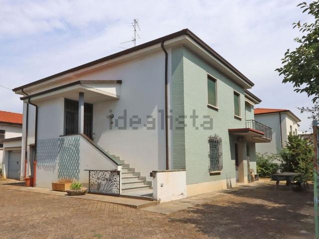 Casa in vendita a Castel San Pietro Terme, Bologna