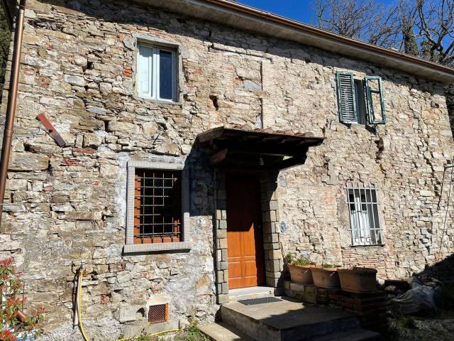 Casa in vendita a Vernio
