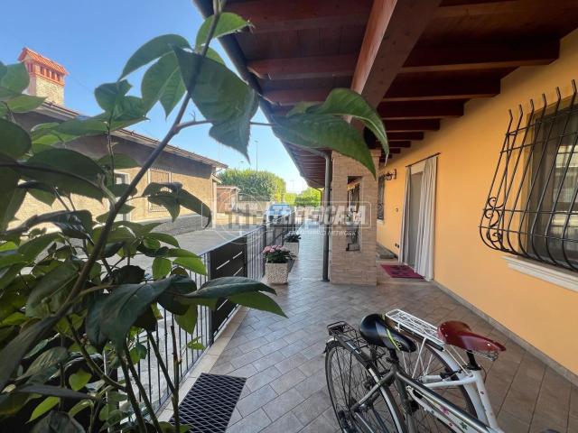 Casa in vendita a Travagliato, Lombardia