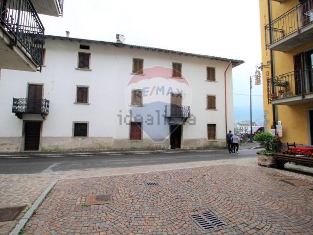 Casa in vendita a Comunità Montana della Valle Brembana, Zambla Bassa